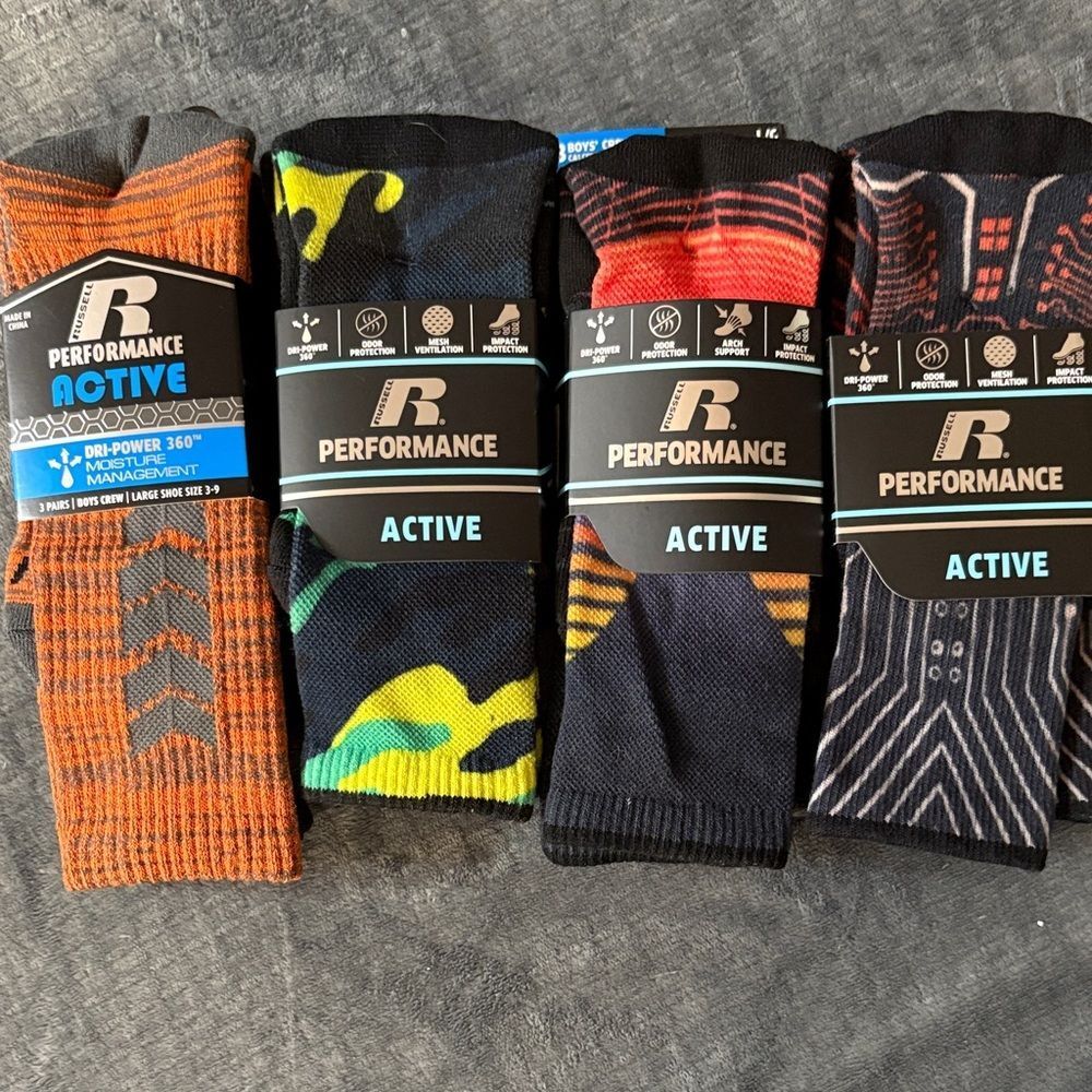 NWT 12 Pairs Russell Athletic Performance Socks - Multicolor Sets Size Boys L